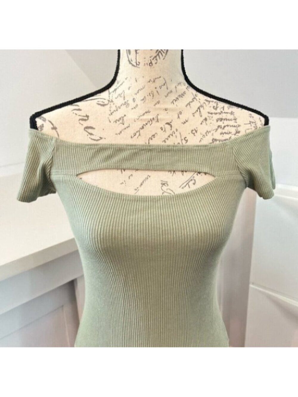 Monrow Green Ribbed Bodysuit - Picture 3 of 7
